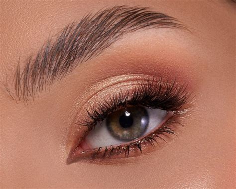nude eyeshadow look