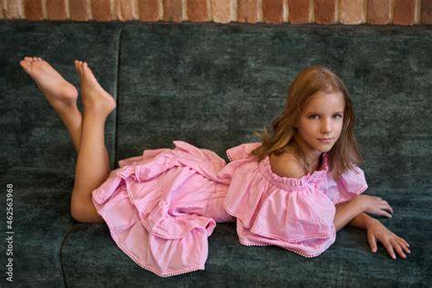 nude feet teens