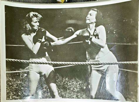 nude female boxing