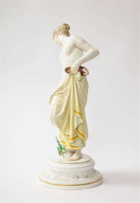 nude figurine