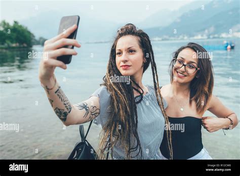 nude gf selfie