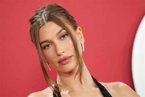 nude hailey baldwin