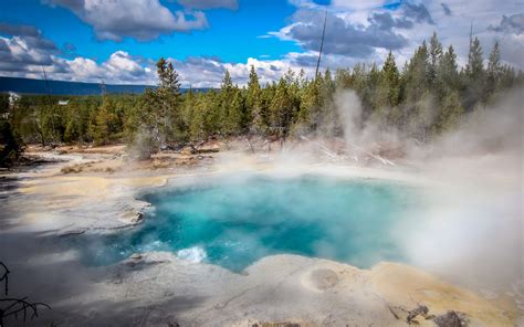 nude hotspring