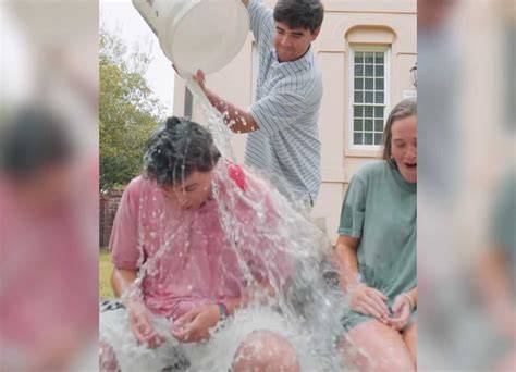 nude ice bucket challenge