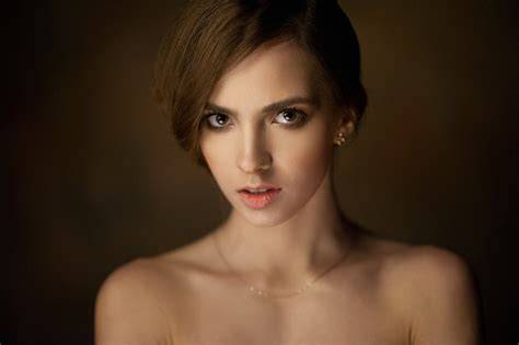 nude implied