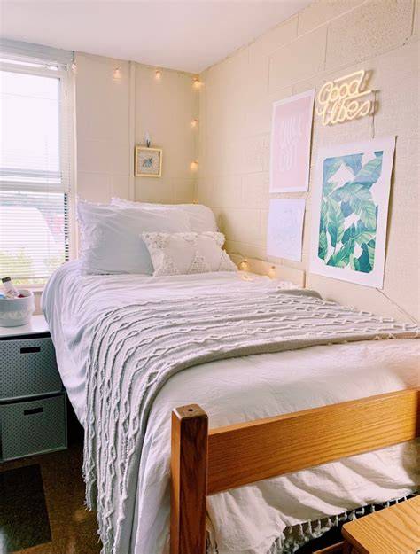 nude in dorm