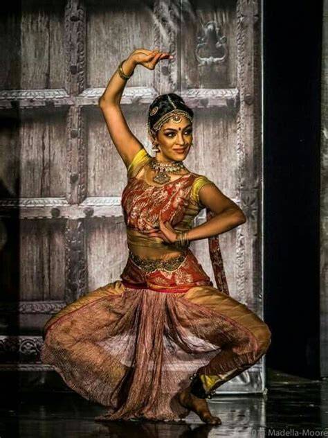 nude indian dance