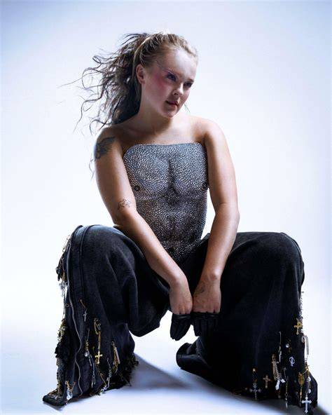 nude jojo siwa