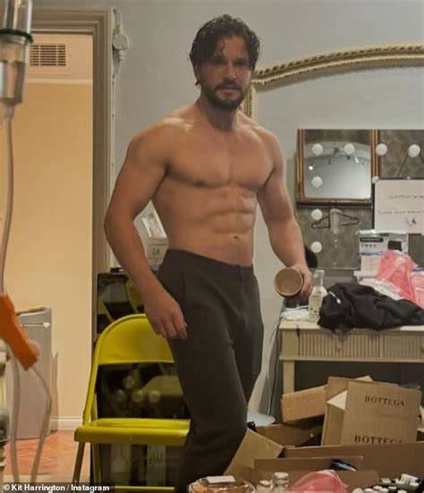 nude kit harington