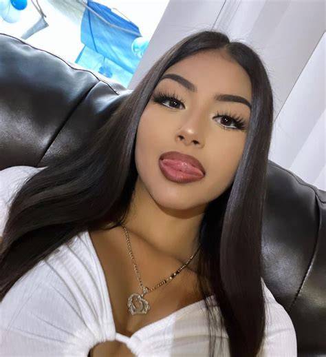 nude latina webcam