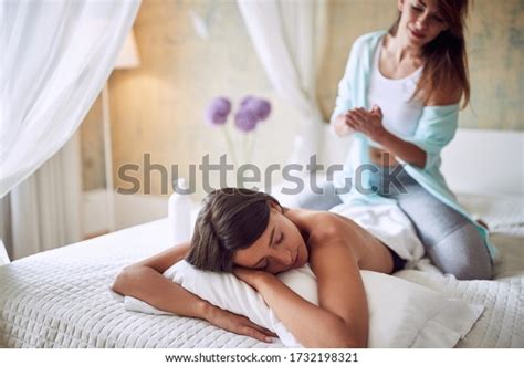 nude lesbian massages