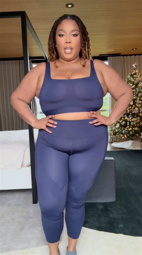 nude lizzo