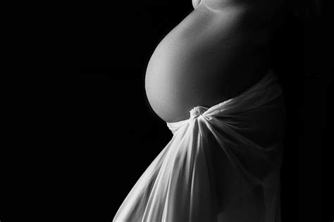 nude maternity pics
