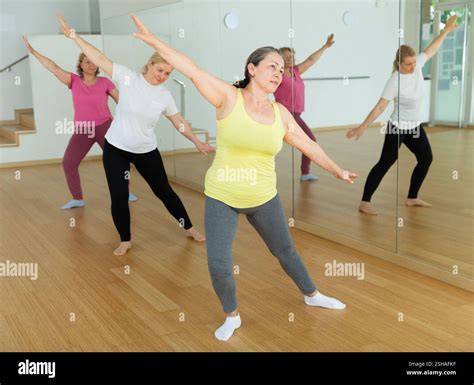 nude mature dancing