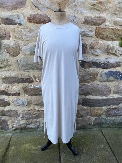 nude maxi mounds