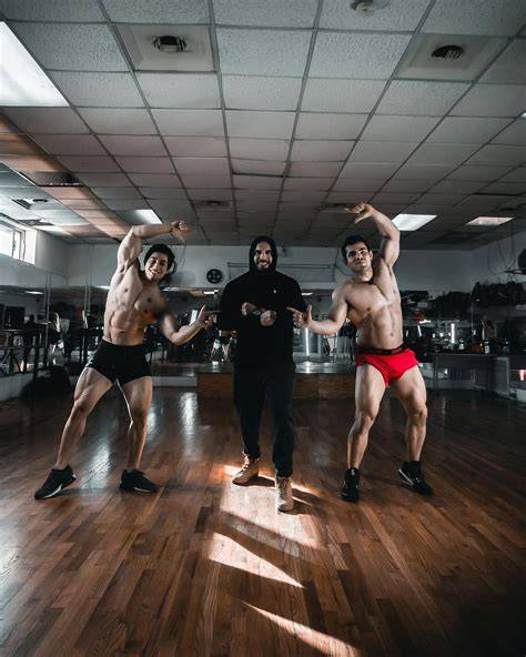 nude men gym