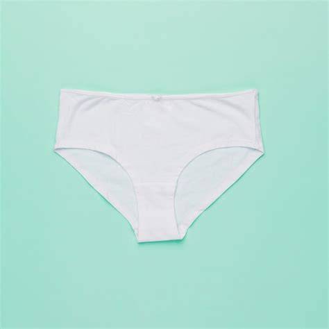 nude menstruation