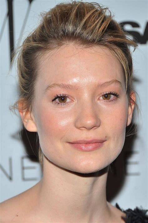 nude mia wasikowska