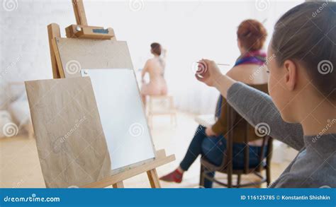 nude model drawing