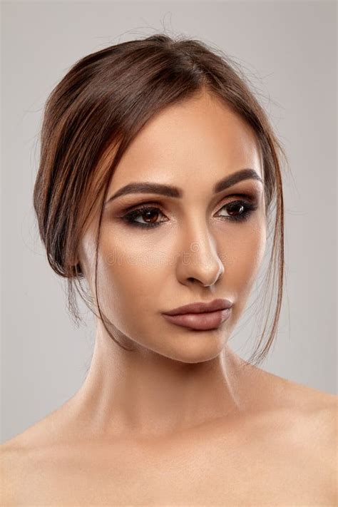 nude model lady
