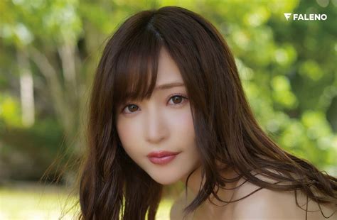 nude moe