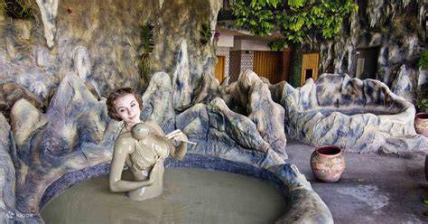 nude mud bath