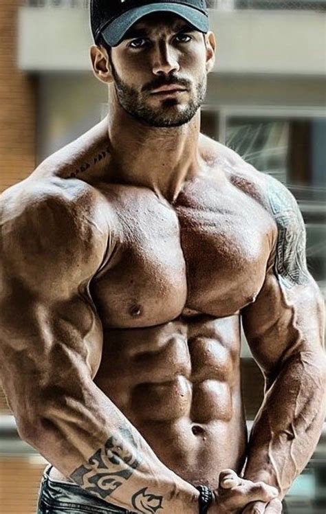 nude muscle guys
