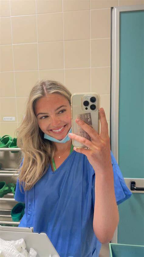 nude nurse selfies