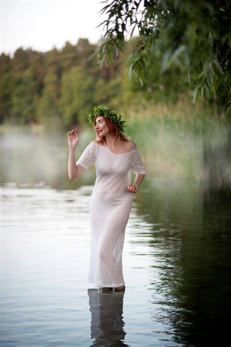 nude nymph