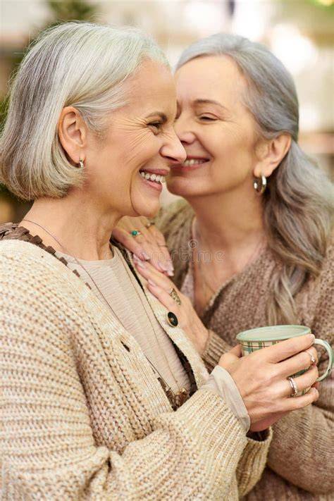 nude older lesbians