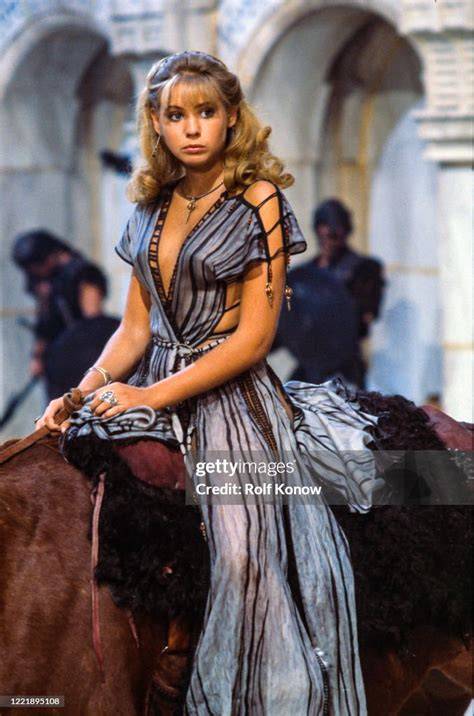 nude olivia d'abo