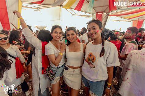 nude on festival