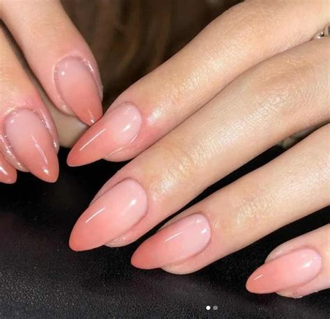 nude peach nails