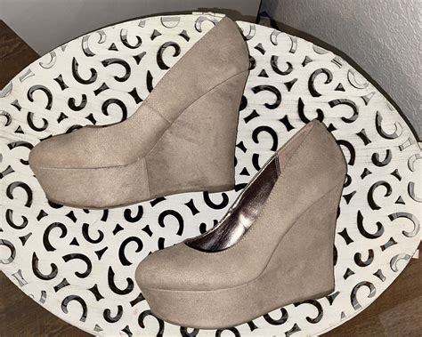 nude platform wedge