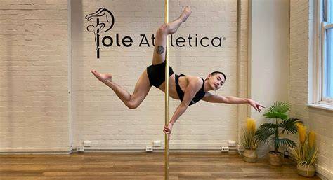nude poledance
