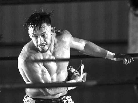 nude pro wrestler