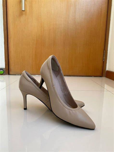 nude pumps 3 inch
