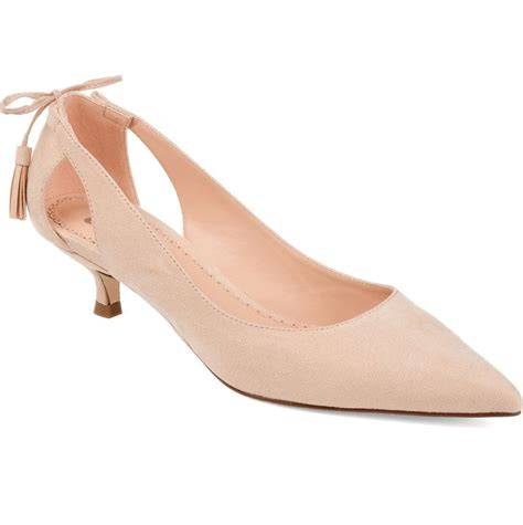 nude pumps low heel