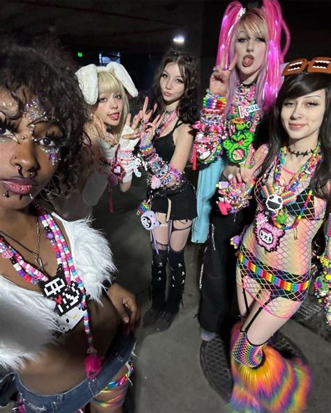 nude rave chicks