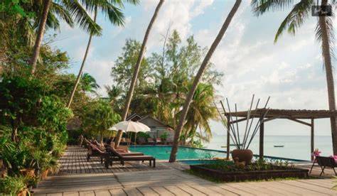 nude resorts