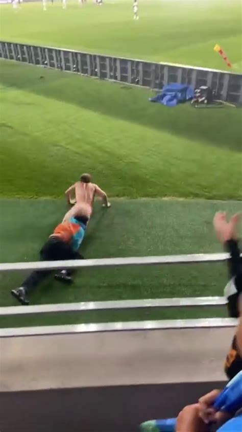 nude running gif