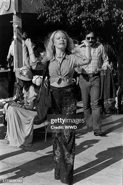 nude sally struthers