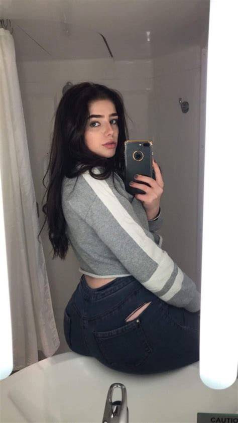 nude selfie ass
