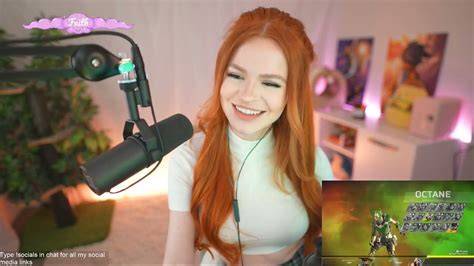 nude streamer
