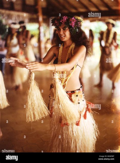 Nude Tahiti Dance