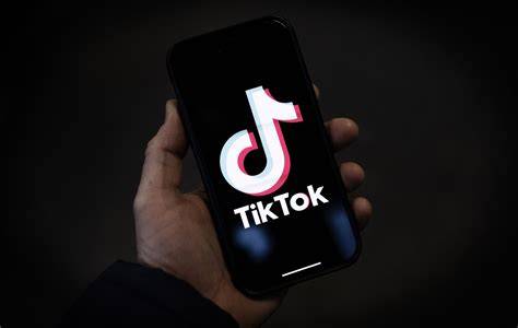 nude tik tom
