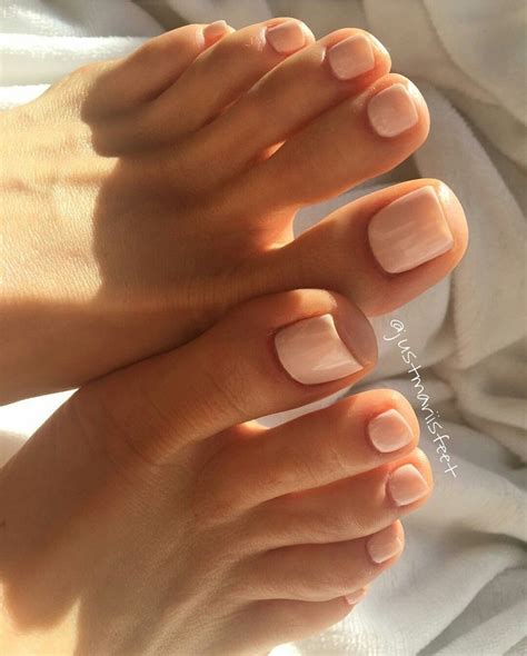 nude toes