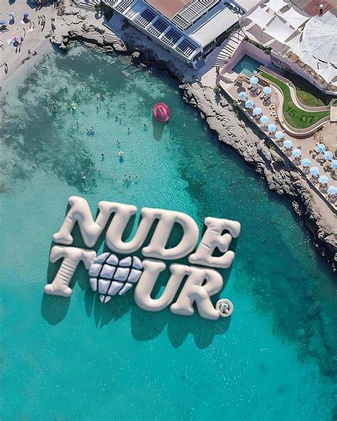 nude tour