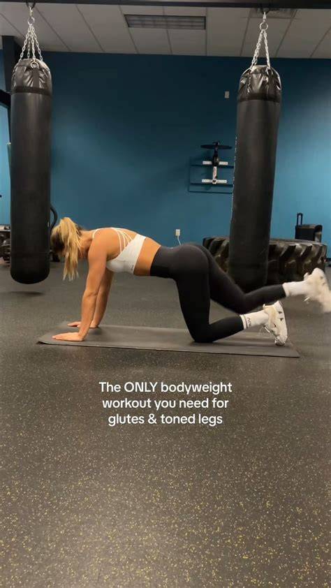 nude workout in gym