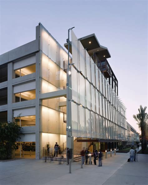 Nutwood Parking Structure